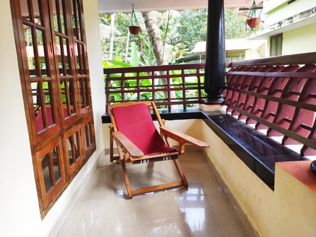 Happy Buddha Homestay Варкала Екстер'єр фото