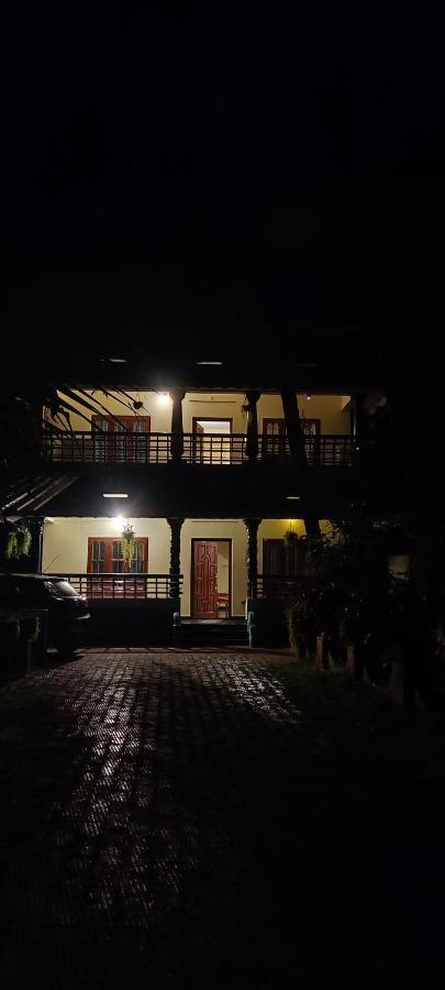 Happy Buddha Homestay Варкала Екстер'єр фото